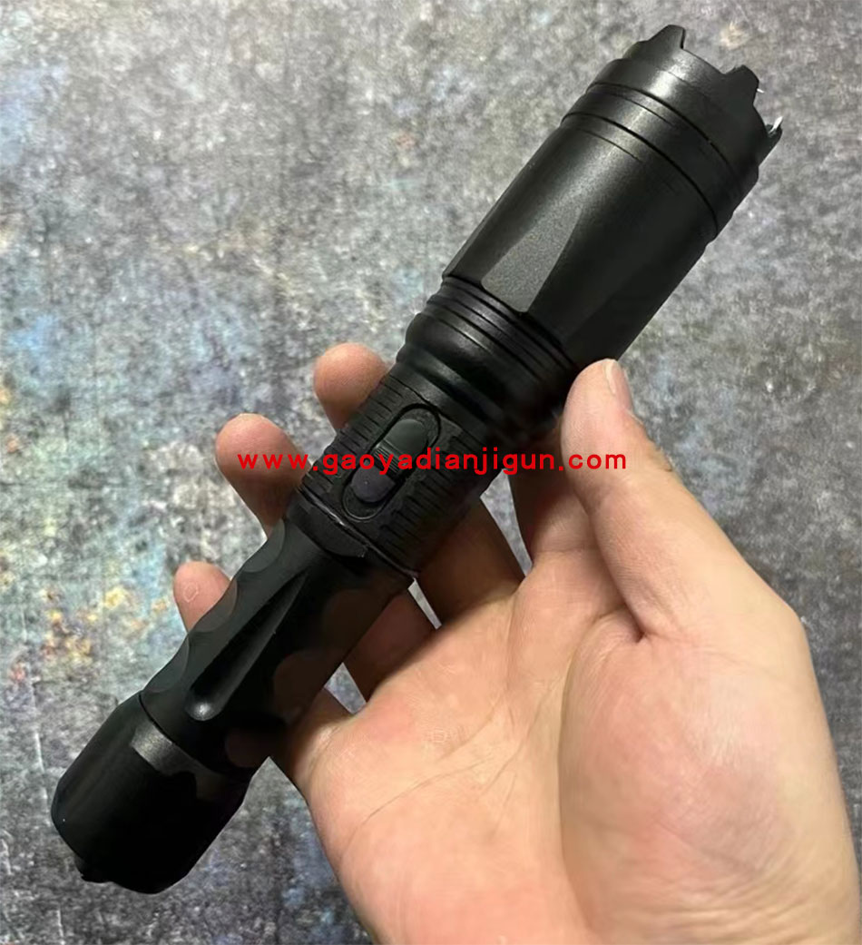 黑鹰X4高压电棍