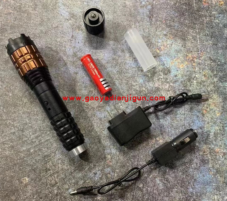 黑鹰X5高压电棍